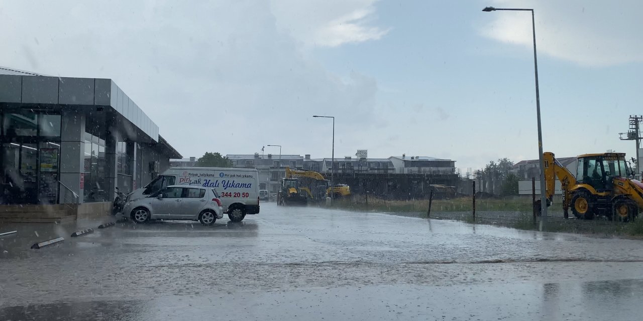 Nemin bunalttığı Kocaeli'de sağanak etkili oldu