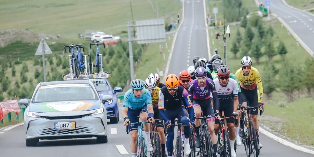 Milli bisikletçi Ahmet Örken, Çin'de birinci oldu