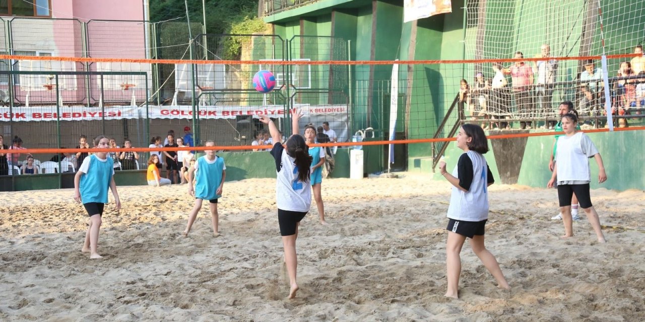 Plaj voleybol turnuvası başlıyor