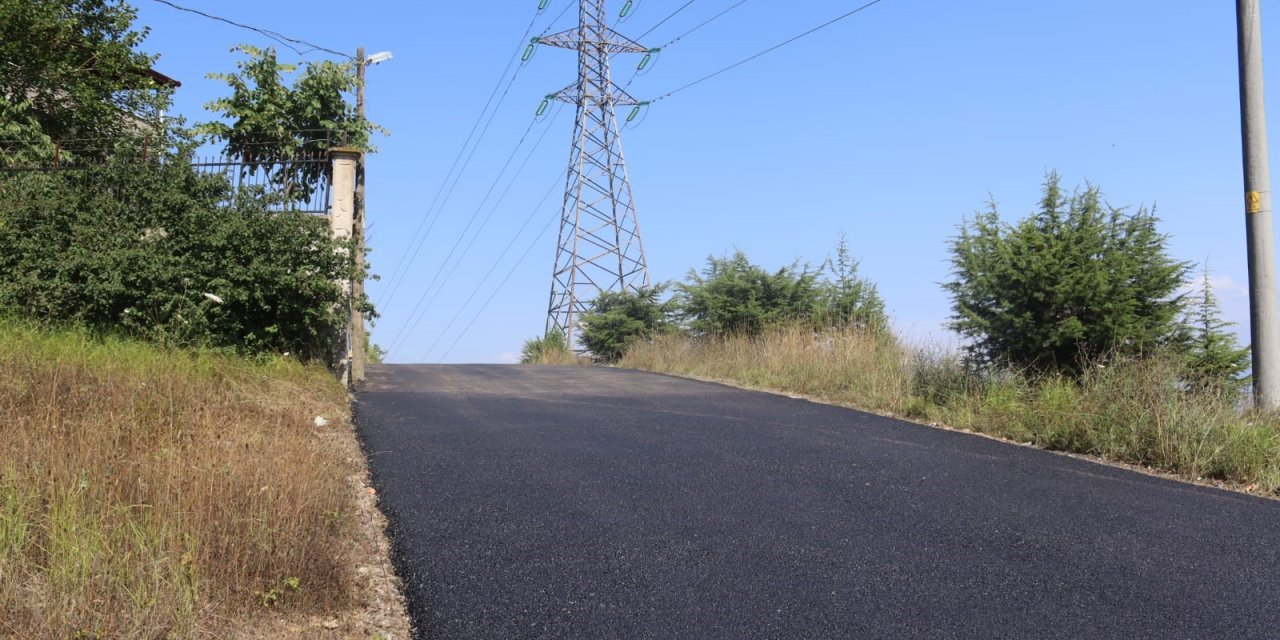 Kocaçeşme Caddesi'ne 250 ton asfalt