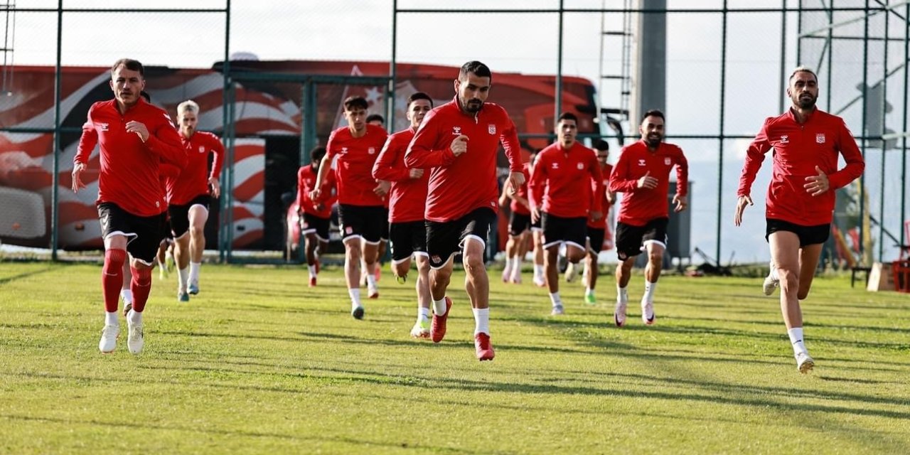 Sivasspor günü çift idmanla tamamladı