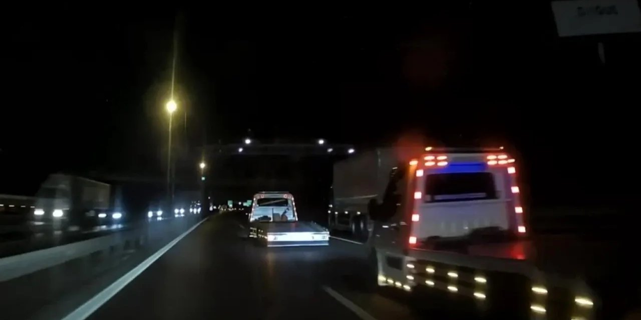 İki otomobil sürücüsünü yol boyunca taciz ettiler