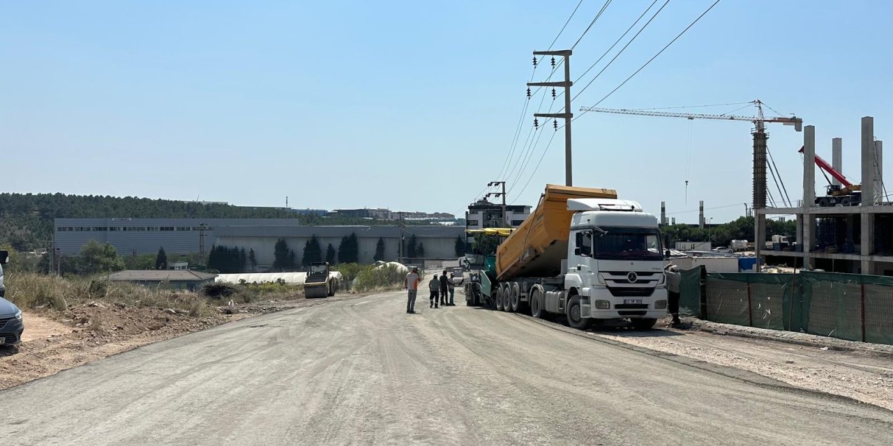 Şekerpınar’da üstyapı yenileme çalışması