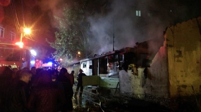 Gecekondu kül oldu!