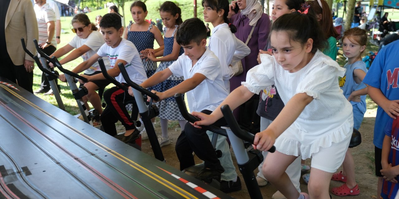 Kılavuz Gençlik’ten çocuklara şenlik