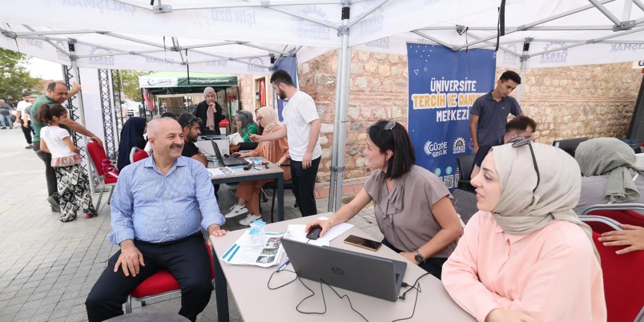 Büyükgöz, Tercih Danışma Merkezini Ziyaret Etti