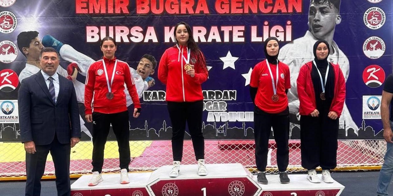 Körfezli karatecilerin turnuva başarısı