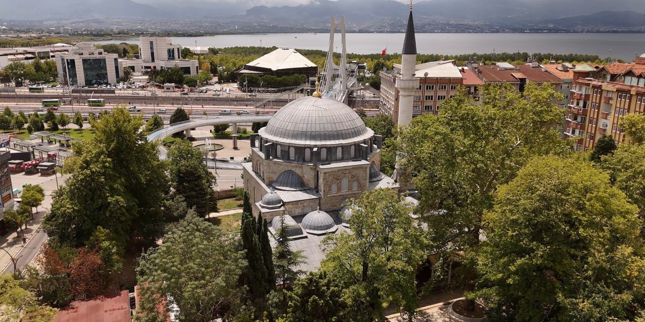 445 yıllık cami zamana meydan okuyor