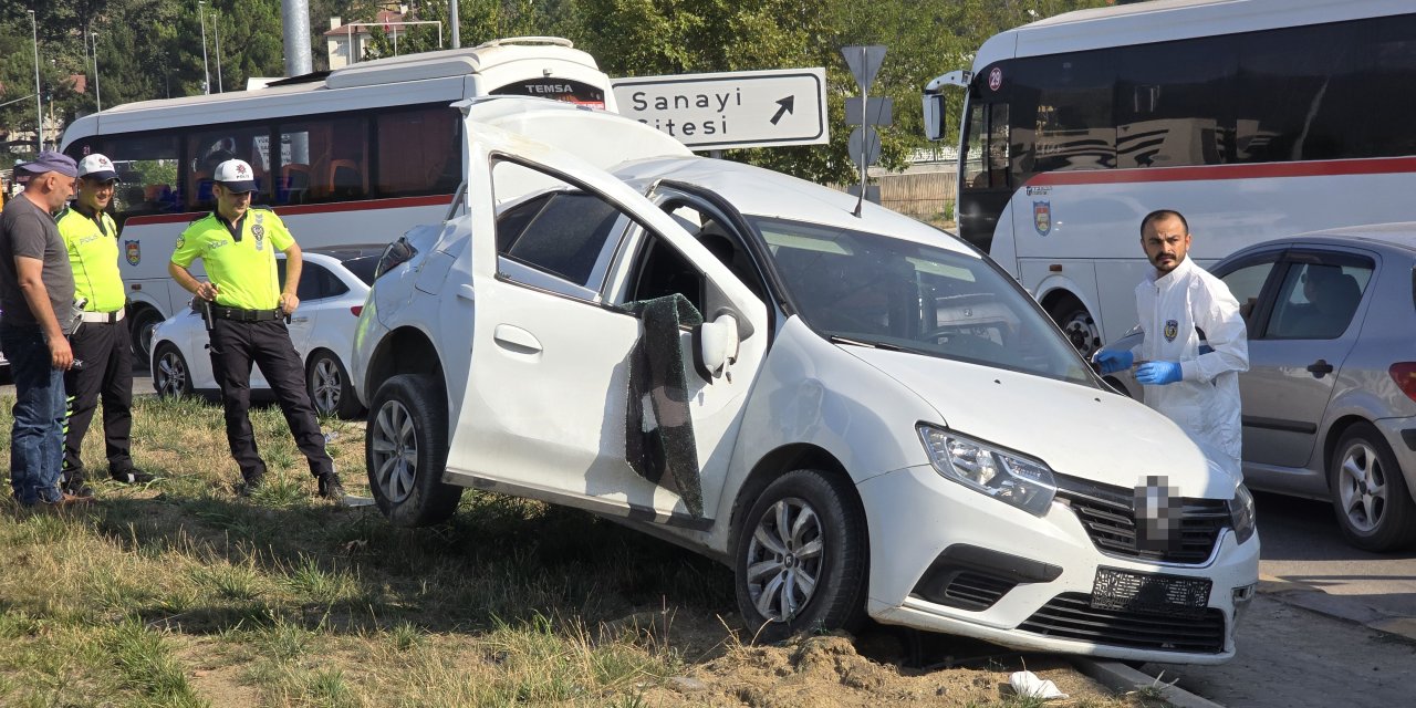 Kaza yapınca uyuşturucuları bırakıp kaçtılar