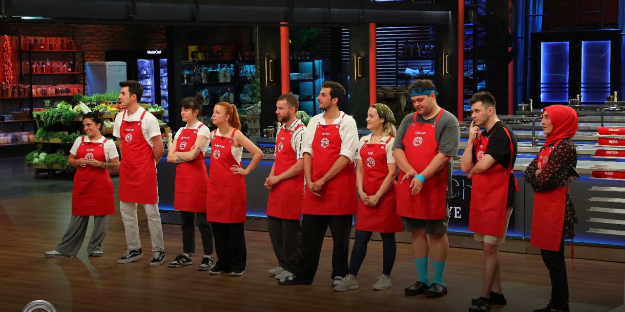 MasterChef 2024'te İlk Takım Kaptanı Kim Oldu? Kırmızı ve Mavi Takımların Kadrosu Belli Oldu!