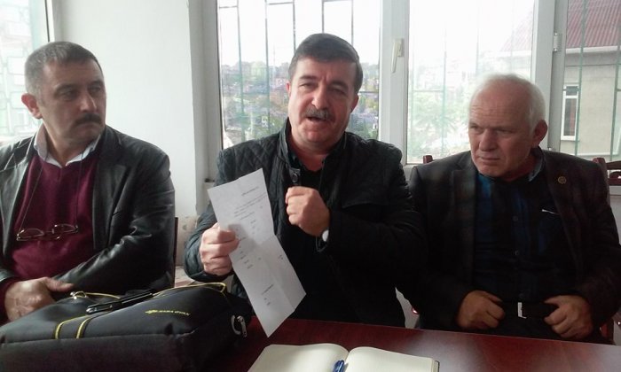 Bu dilekçeleri kim dağıttı?