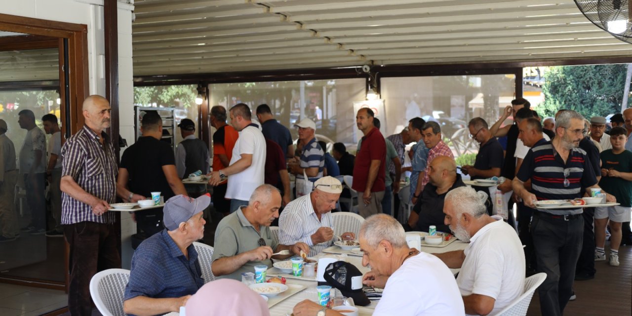 İzmit Kent Lokantası her gün tıklım tıklım