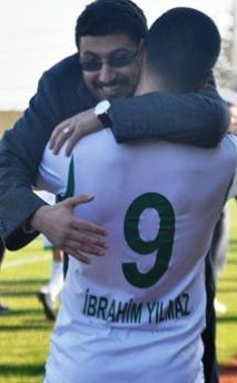 Abdullah Örs’ten  KUCAK DOLUSU SEVGİLER