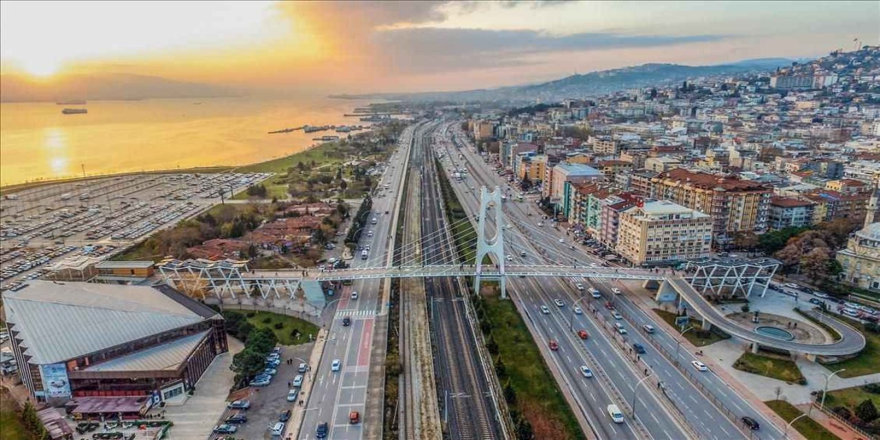 Kocaeli'de Bu Hafta Havalar Nasıl Olacak? Gök Gürültülü Sağanaklar Geliyor