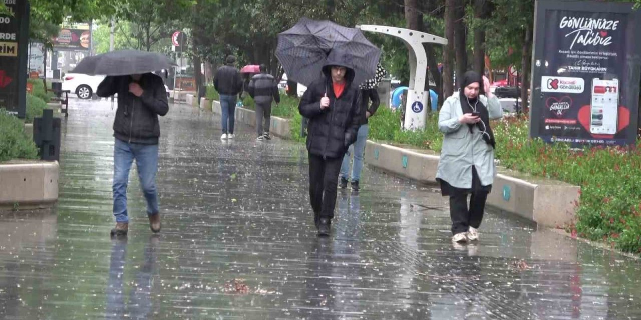 Kocaeli İçin Yerel Kuvvetli Sağanak Yağış Uyarısı! Dikkatli Olun