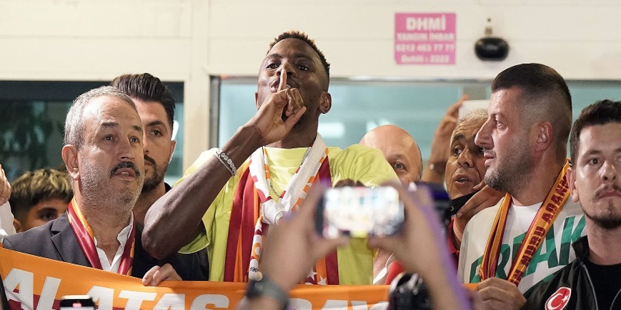 Galatasaray'ın yeni transferi Victor Osimhen, İstanbul'a geldi