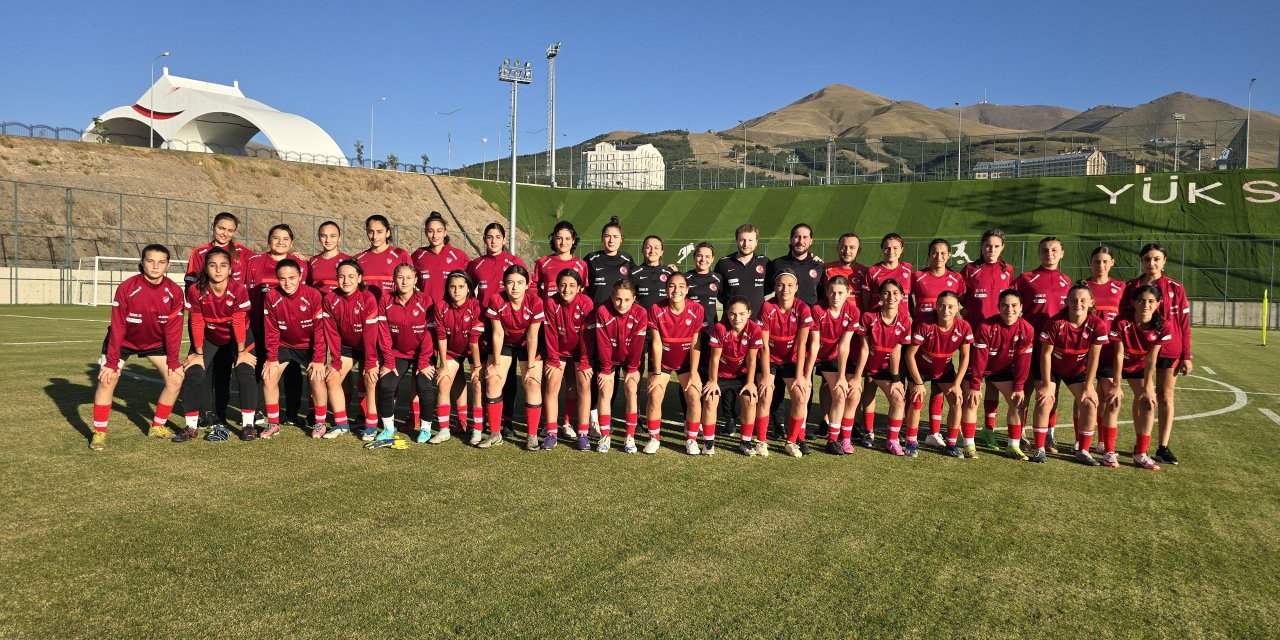 U15 Kız Millî Takımı Kampta