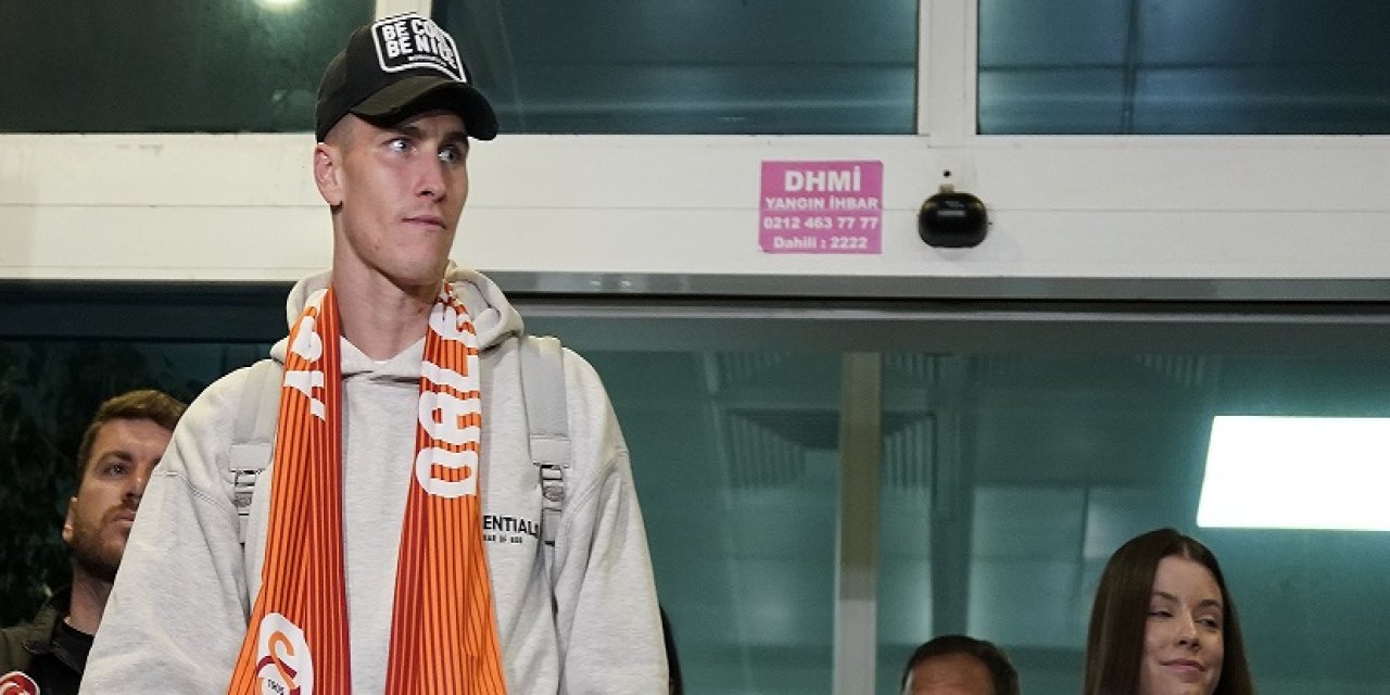 Galatasaray'ın yeni transferi Roland Sallai, İstanbul'a geldi