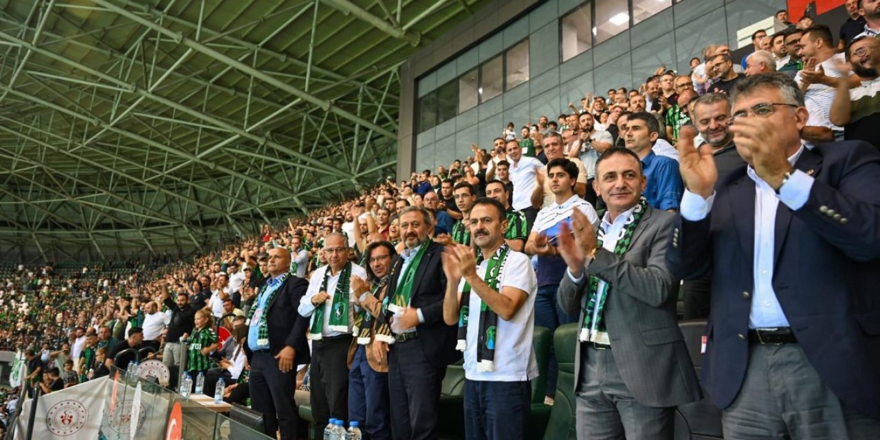 Vali Aktaş, Kocaelispor Karşılaşmasını İzledi