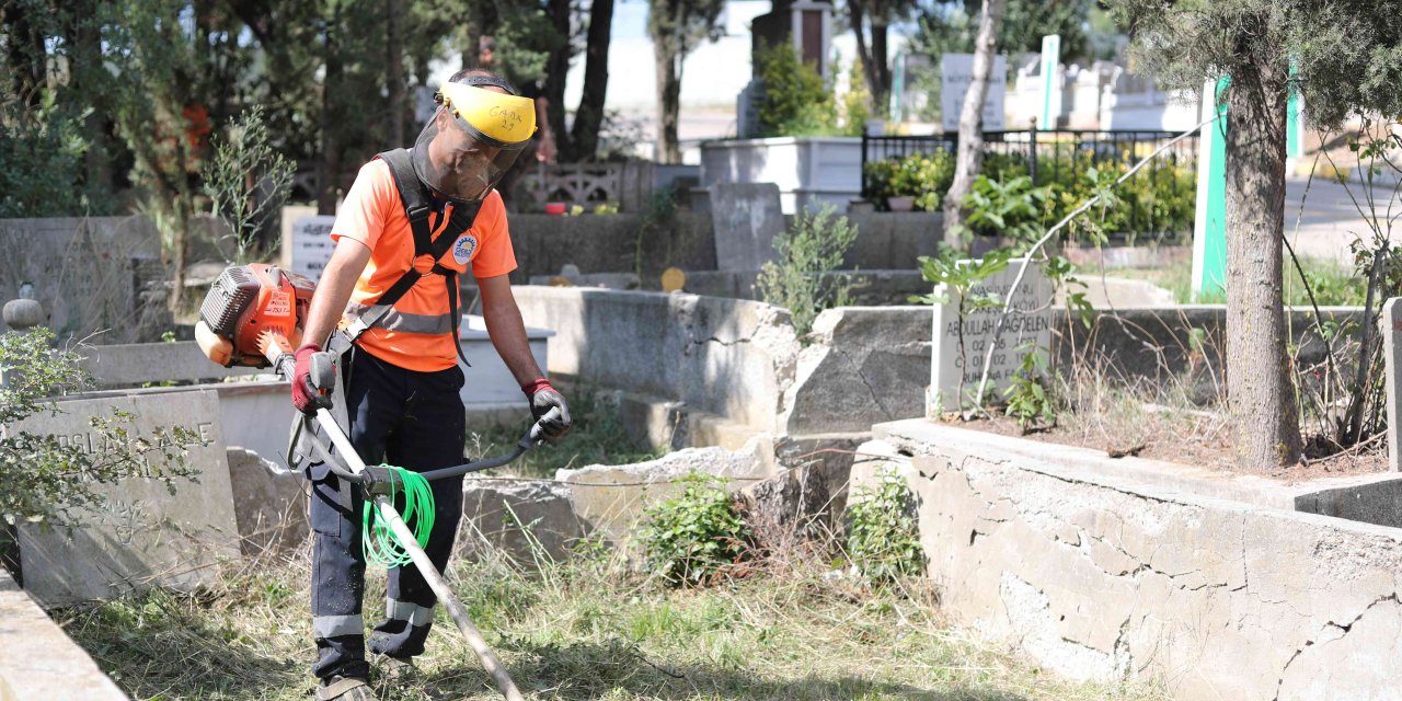 Mezarlıklarda bakım  onarım çalışmaları