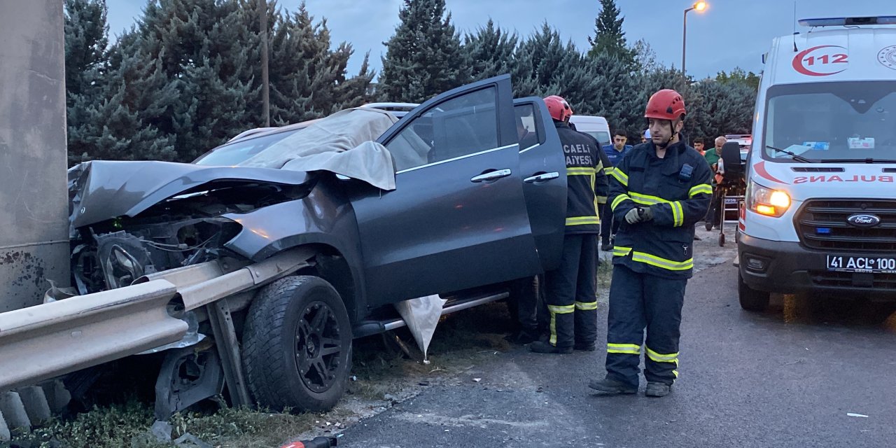 Araç bariyere saplandı, sürücü hayatını kaybetti