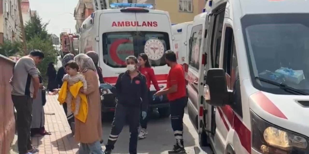 Biri bebek 8 kişi itfaiye  tarafından kurtarıldı