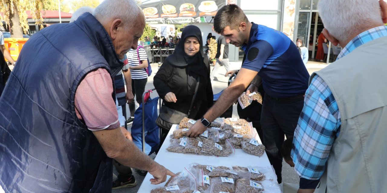 Sokak Hayvanlarına Mama Dağıtıldı