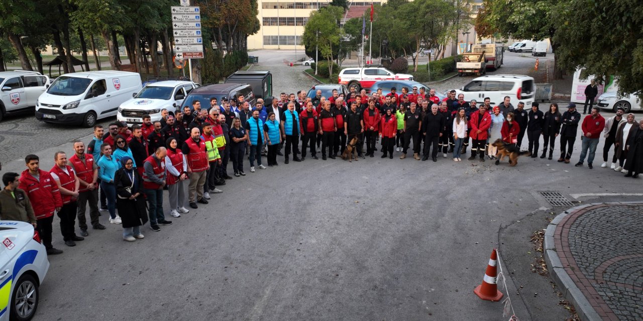 Kocaeli’den Söğüt’e afet tatbikatı konvoyu