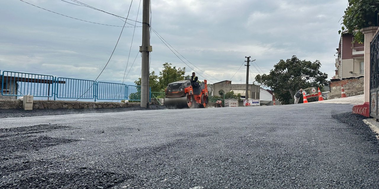 İzmit Belediyesinden Gültepe’de asfalt mesaisi