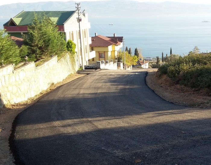 Dilovası’nda asfaltlama devam ediliyor