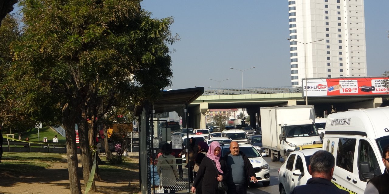 Pendik'te yol kenarında başından vurulmuş erkek cesedi bulundu