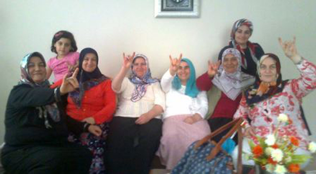 MHP Kadın Kolları Durmak Bilmiyor