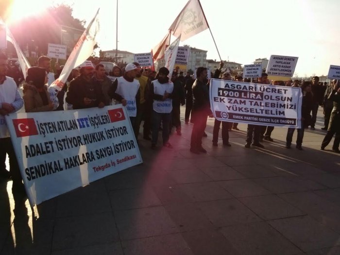 Yürüyüşte çifte protesto!