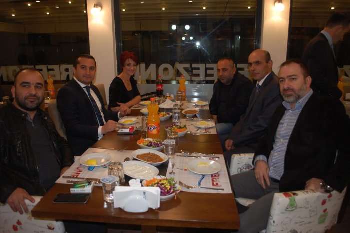 Menekşe moral yemeğinde buluştu