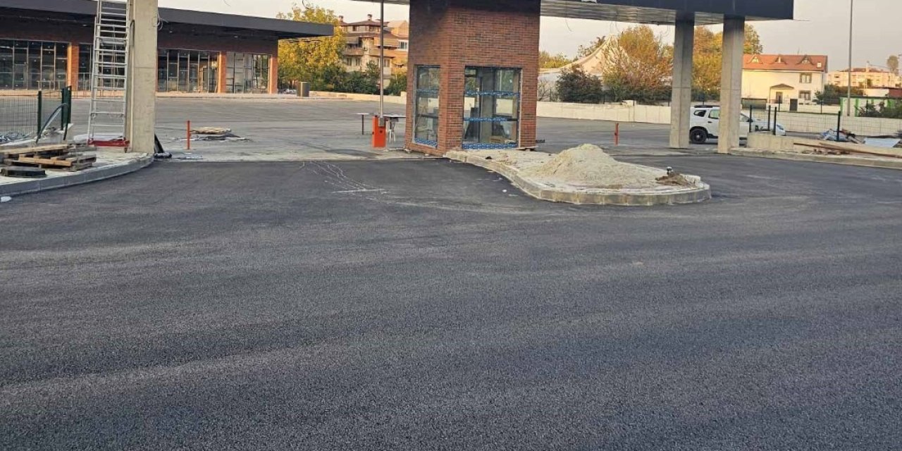Karamürsel’in yeni otogarına asfalt