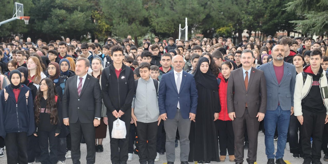 ‘’Gençlerin her zaman yanınızdayız"