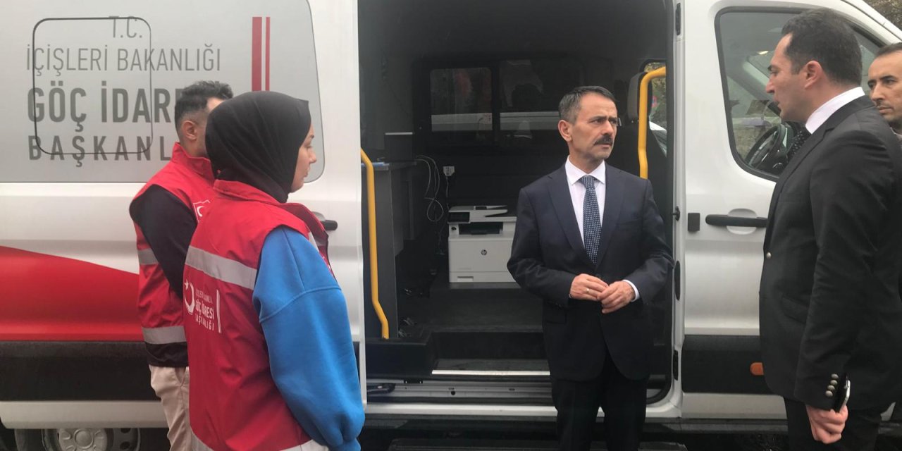 Düzensiz göçle mücadeleye mobil araçlarla devam