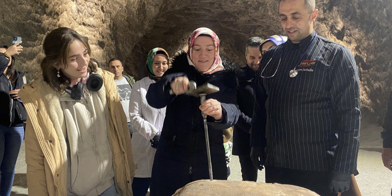 Yerin 150 metre altında şifa aradılar