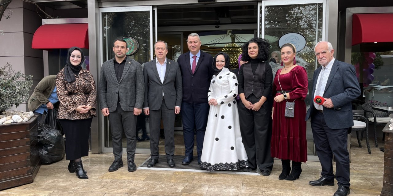 Kadınlar 90'lar Rüzgarını Estirdi