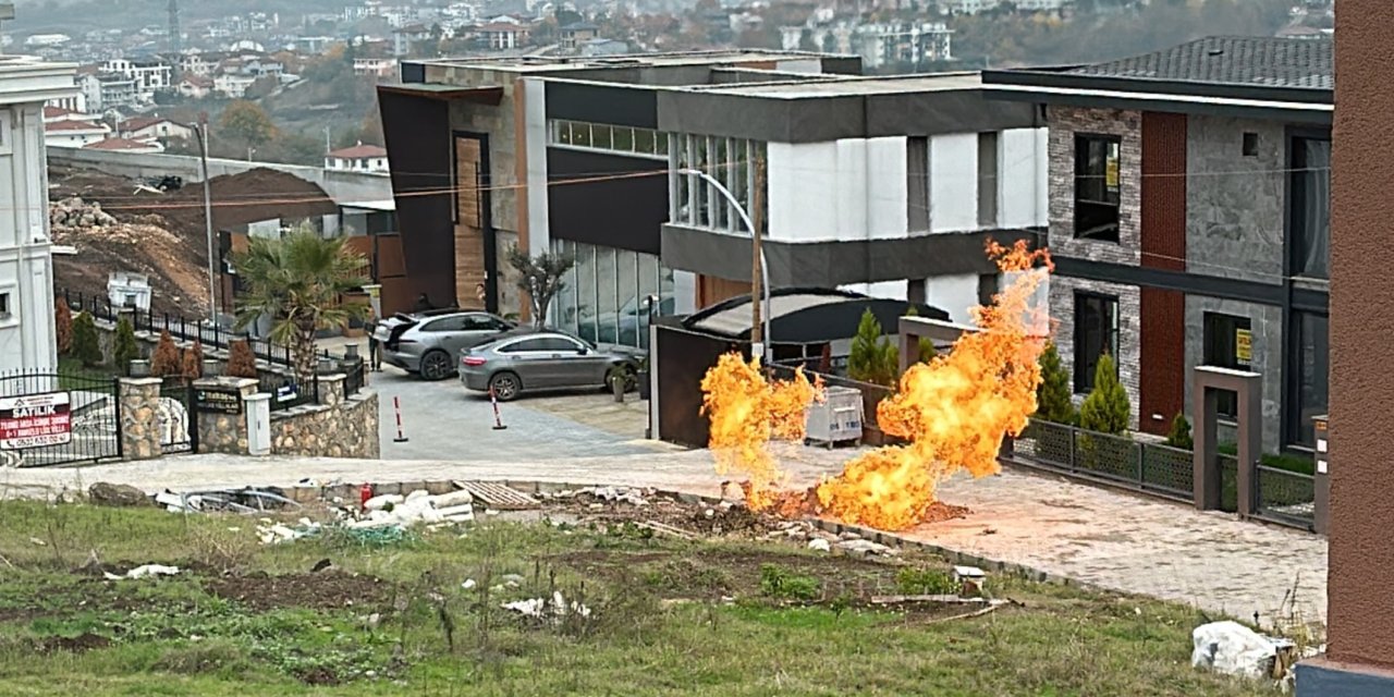 İş makinesi doğal gaz borusunu deldi!