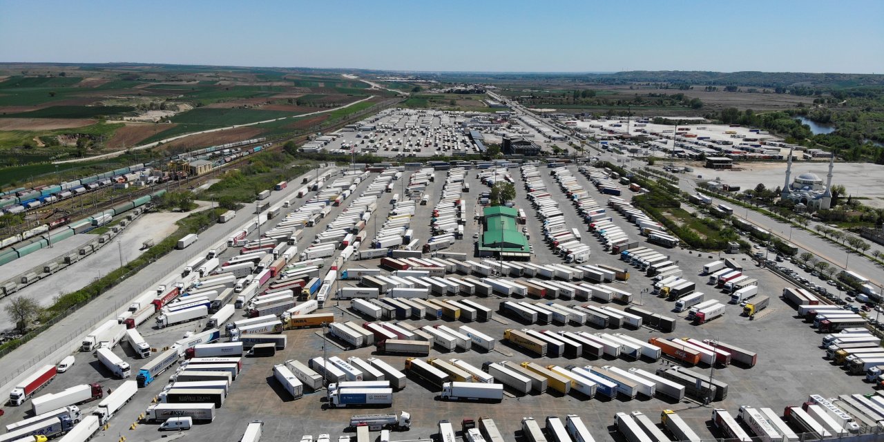 Kapıkule'de binlerce tır 4 gündür bekliyor