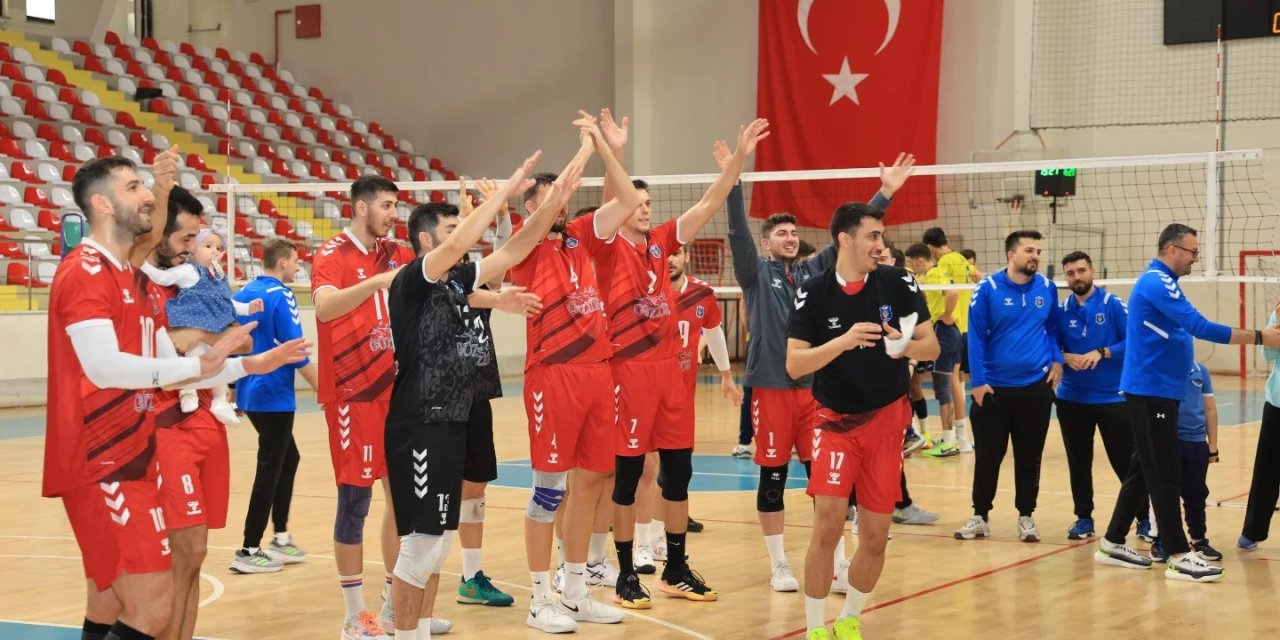 Gebze Voleybol Takımı  Fenerbahçe’yi 3-0 Mağlup Etti