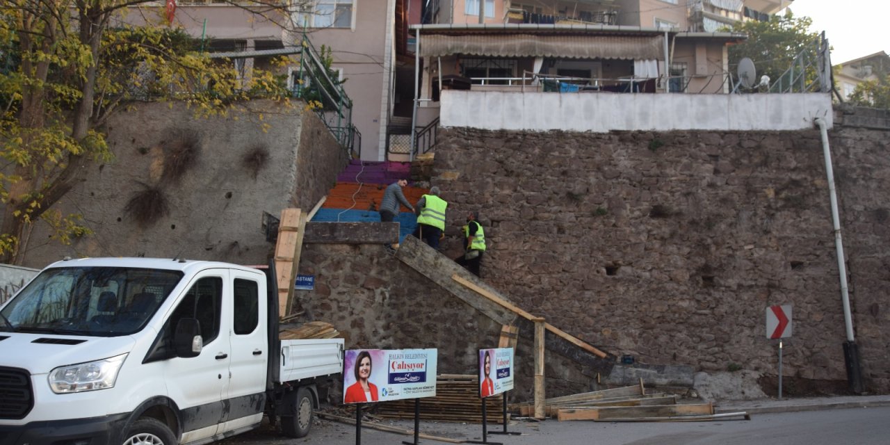 İzmit Belediyesinden  yeni beton merdiven