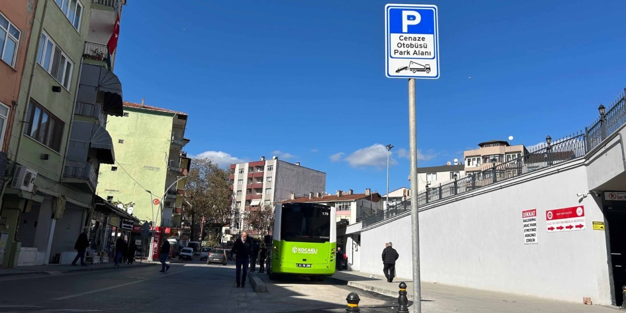 Paşa Cami'ye cenaze otobüsü park alanı