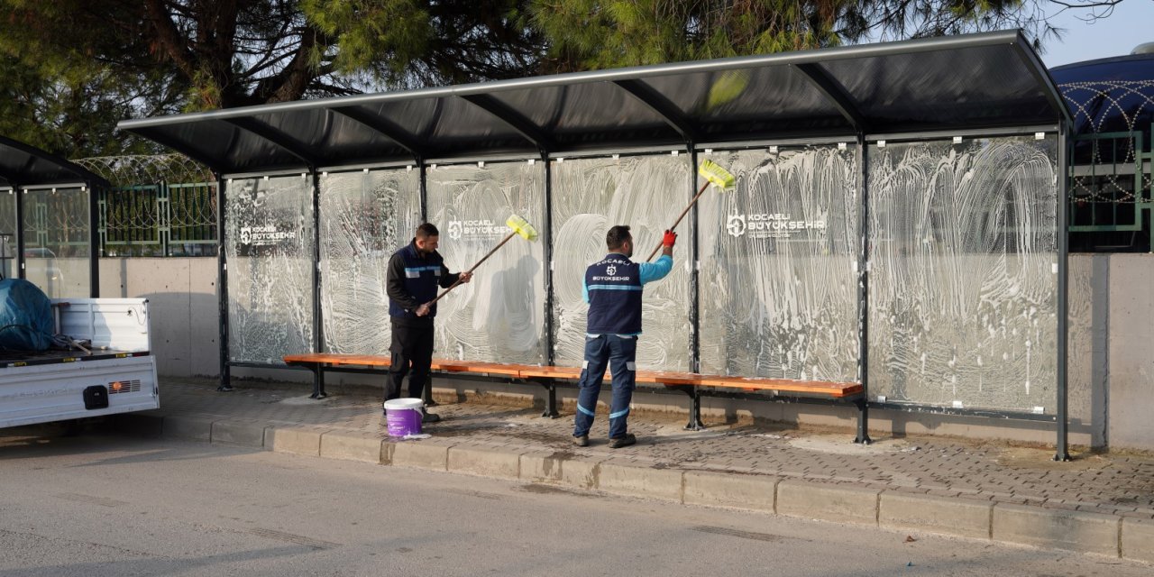 Duraklar periyodik olarak temizleniyor