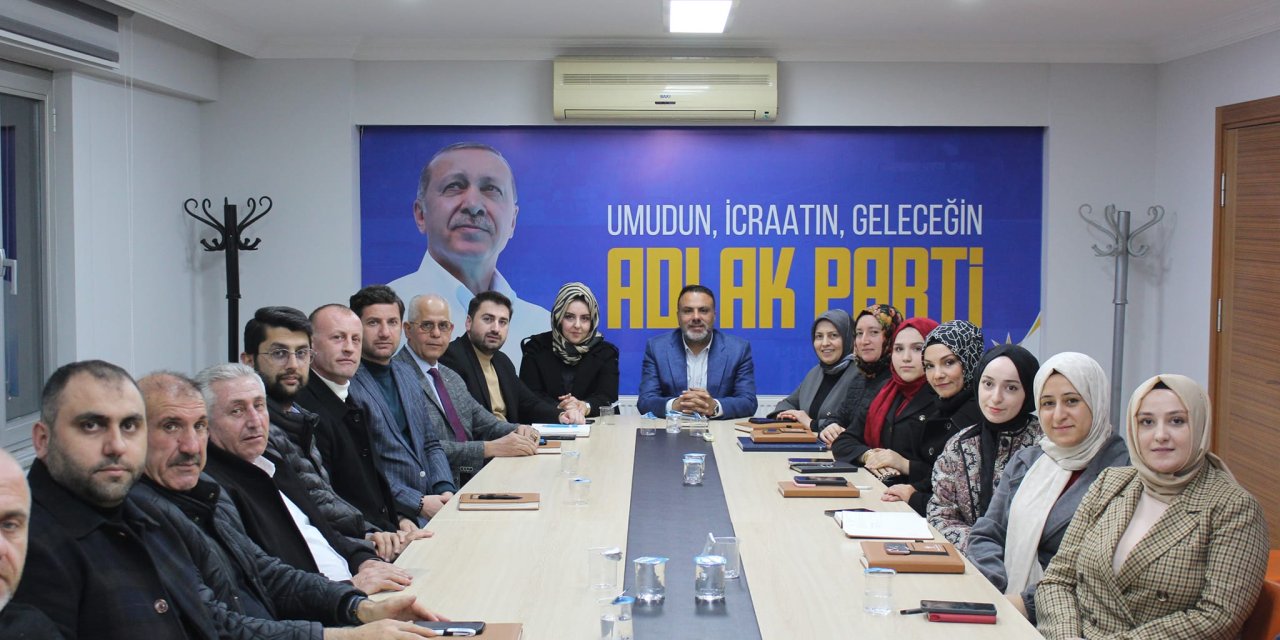 AK Parti Darıca’da 5 mahalleye başkan atandı