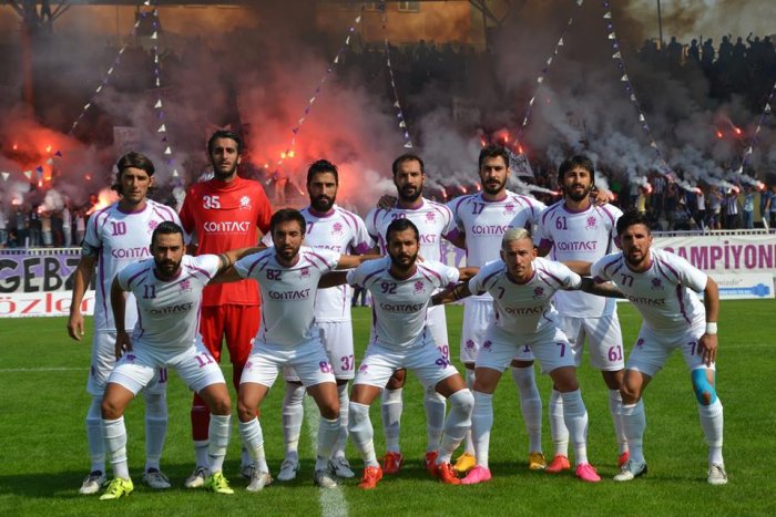 Menekşe uygun adım