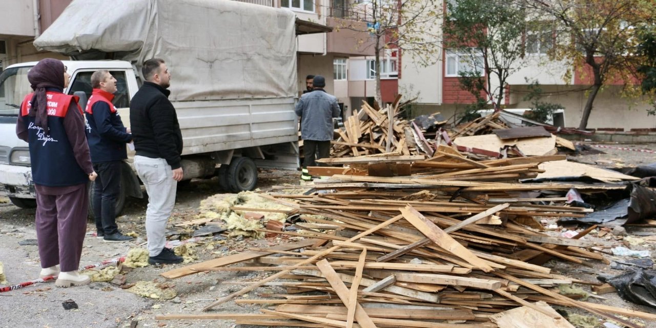 Fırtınada uçan çatılar için hasar tespiti sürüyor