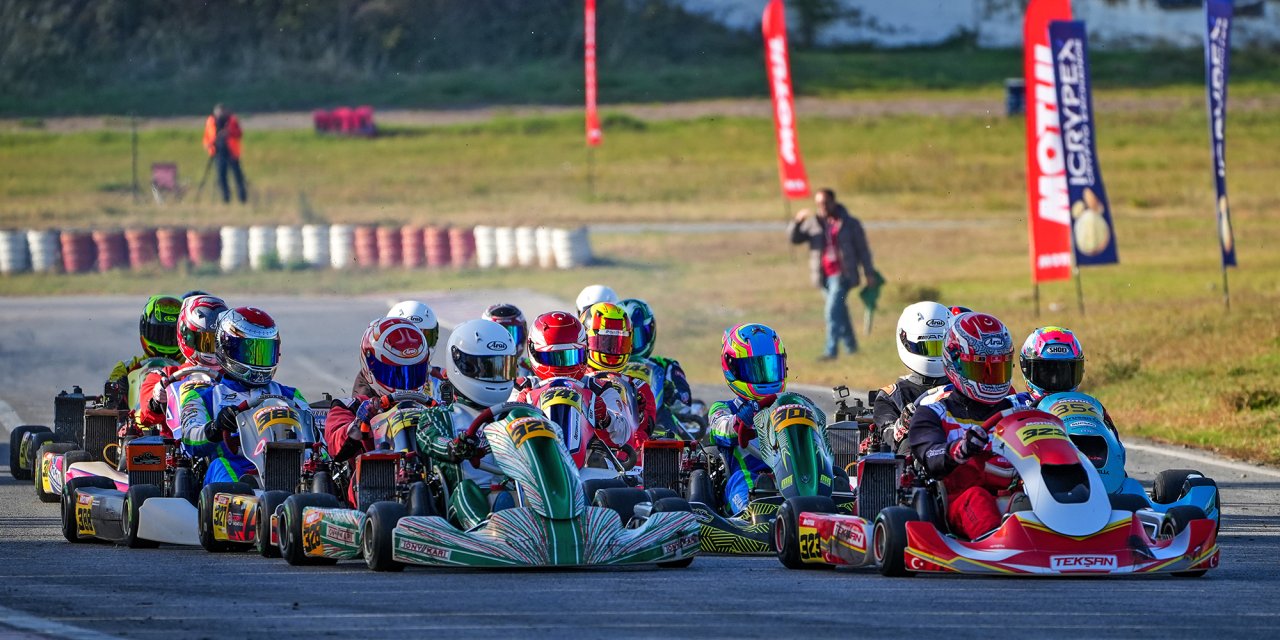 Karting Son Ayakta Büyük Çekişme