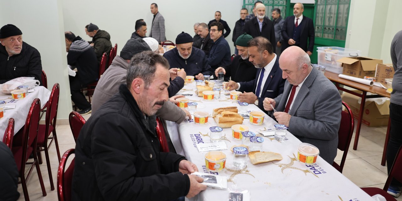 Başkan Bıyık Cami cemaatiyle buluştu